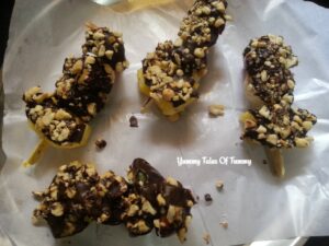 Coating of chocolate and peanuts 