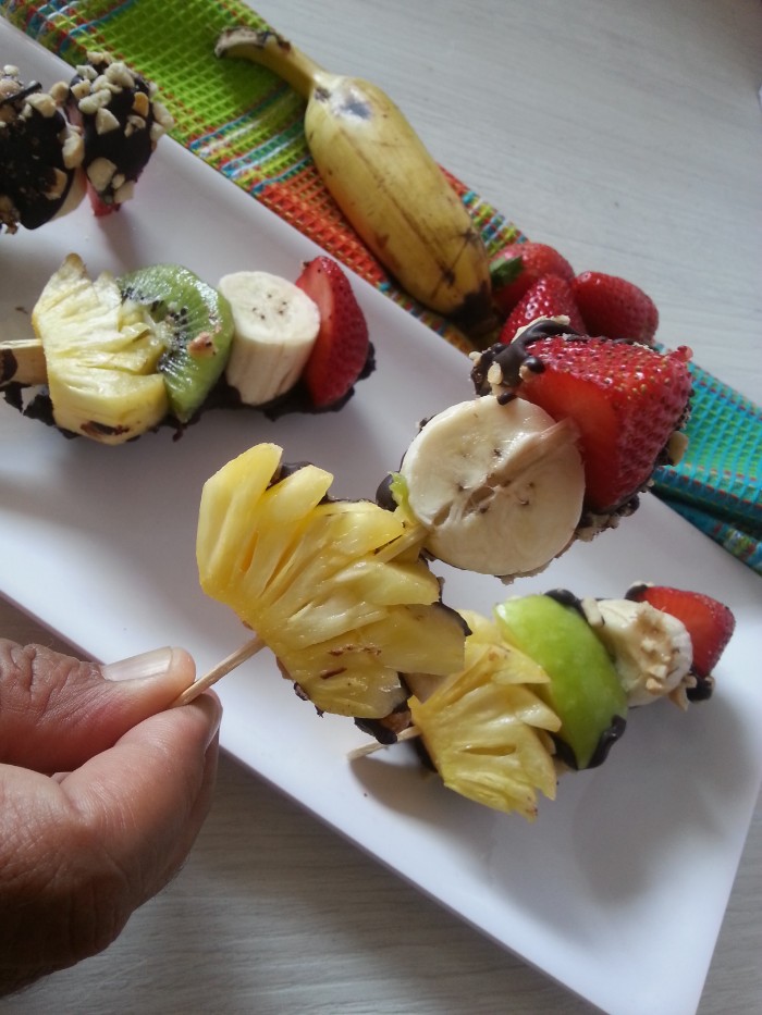 Fruity and nutty sticks