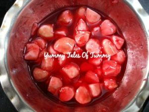 Tub Tim Grob | Red rubies Thai dessert