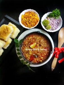 Read more about the article Misal pav recipe | Maharashtrian Misal pav