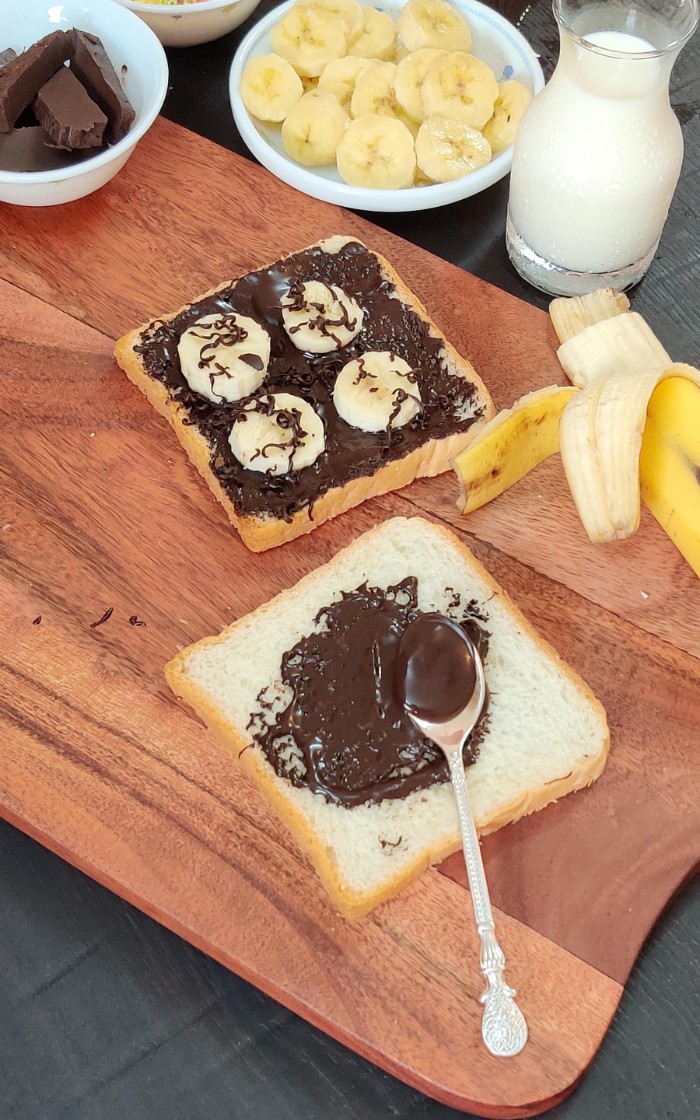 Chocolate fruit sandwich recipe