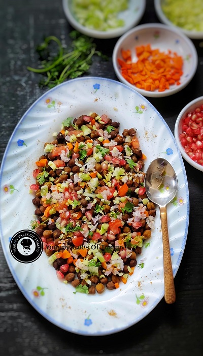 You are currently viewing Kala chana chaat Recipe | Black Chickpeas salad