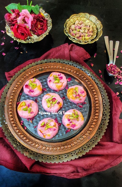 You are currently viewing Bengali Rose Gulkand Sandesh (Sondesh)