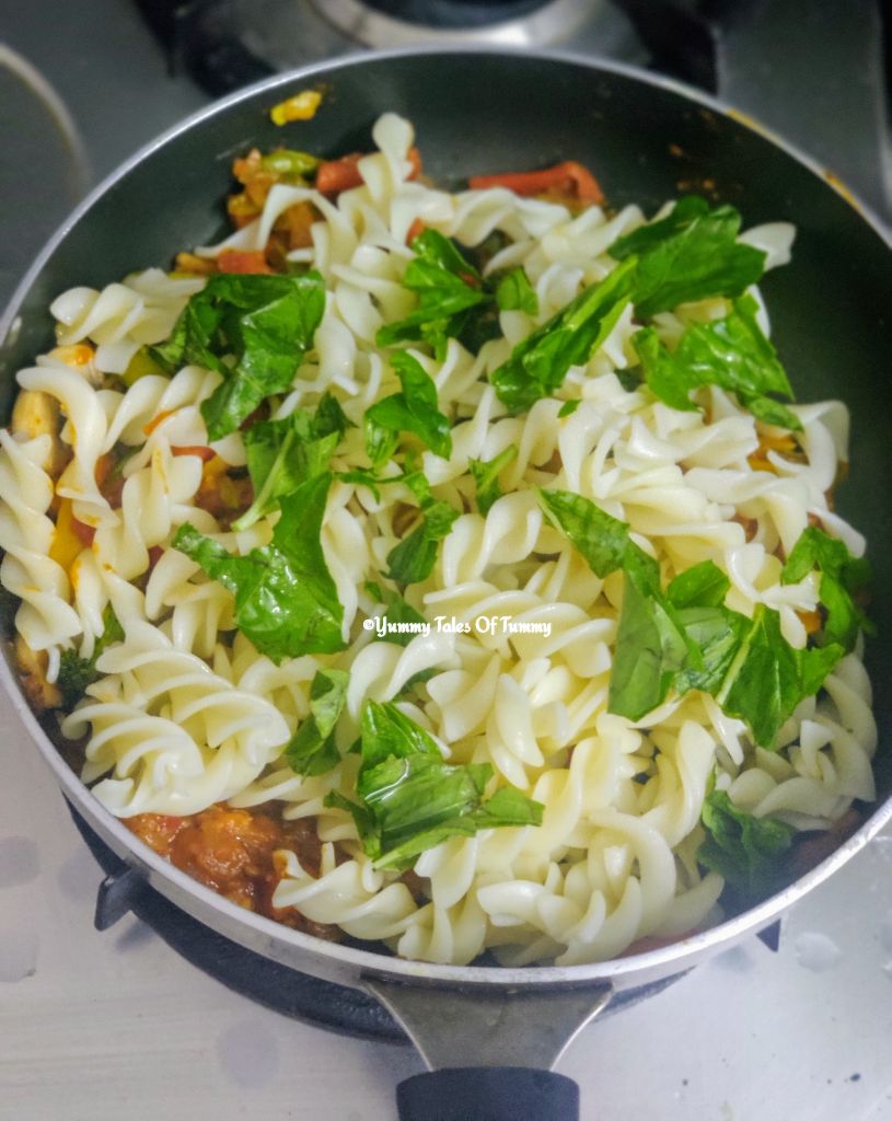 Red Sauce Pasta Recipe (with vegetables) | Pasta in Red Sauce | Tomato