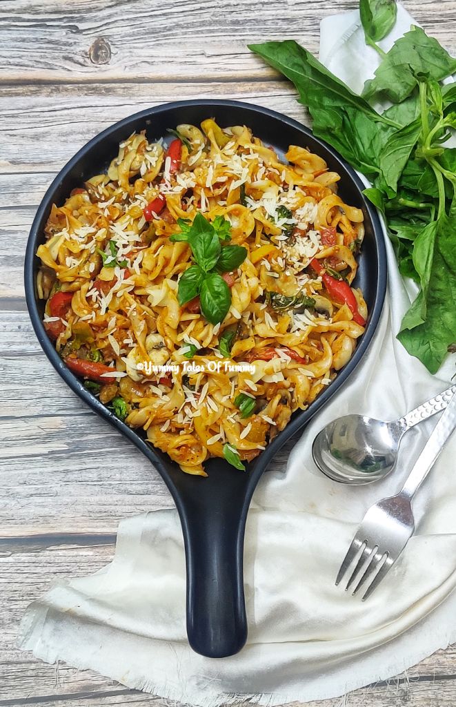 Red Sauce Pasta Recipe (with vegetables) Pasta in Red Sauce Tomato
