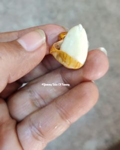 How easy to peel almonds after soaking in hot water