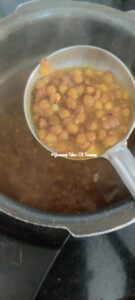 Cooked whole masoor dal