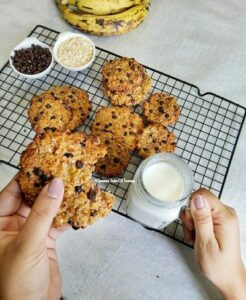 Read more about the article 5 ingredient vegan cookies | Vegan banana oatmeal cookies