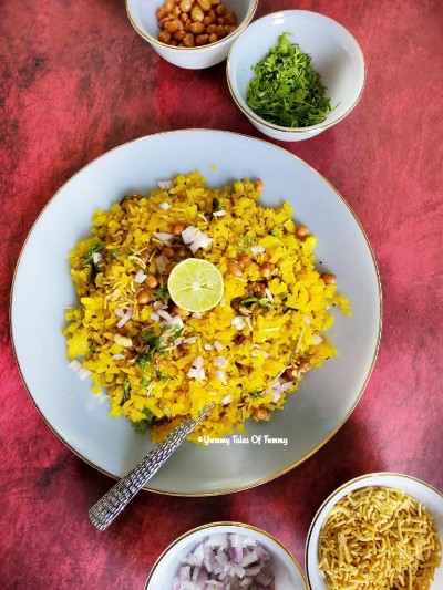 You are currently viewing How to make soft fluffy Poha | Kanda Batata Poha