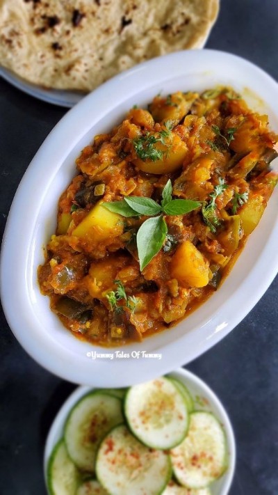 You are currently viewing Baingan Aloo (Eggplant Potato Curry)