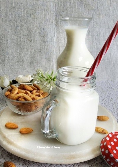 2 ingredient Homemade Almond milk Recipe