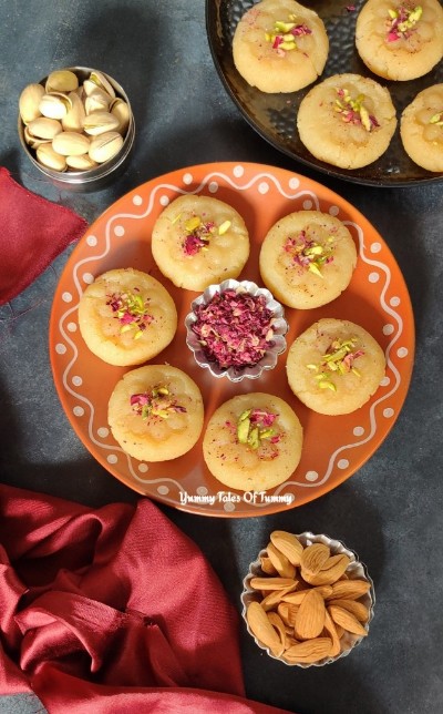 Sooji Nariyal Peda | Semolina coconut Peda