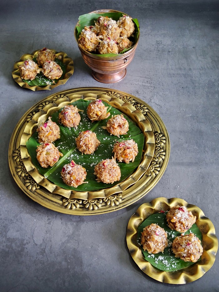 Nariyal Ladoo Recipe (Coconut Laddu)