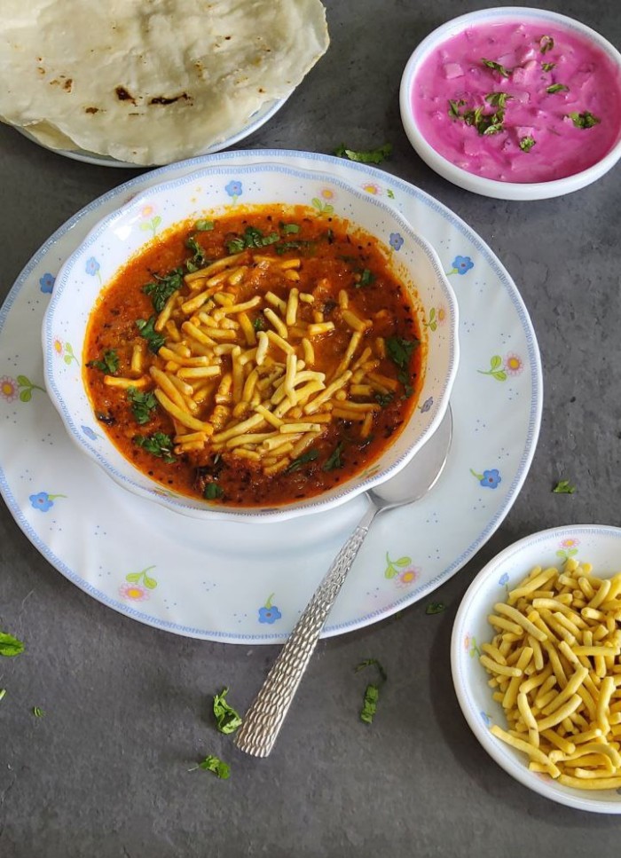 Gujarati Sev Tomato sabzi