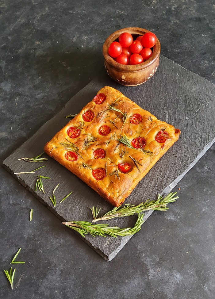 You are currently viewing No Knead Mini Focaccia Bread