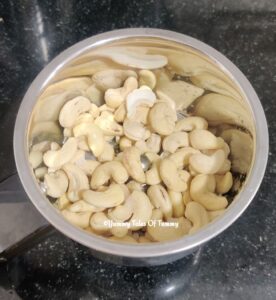 Raw cashews 