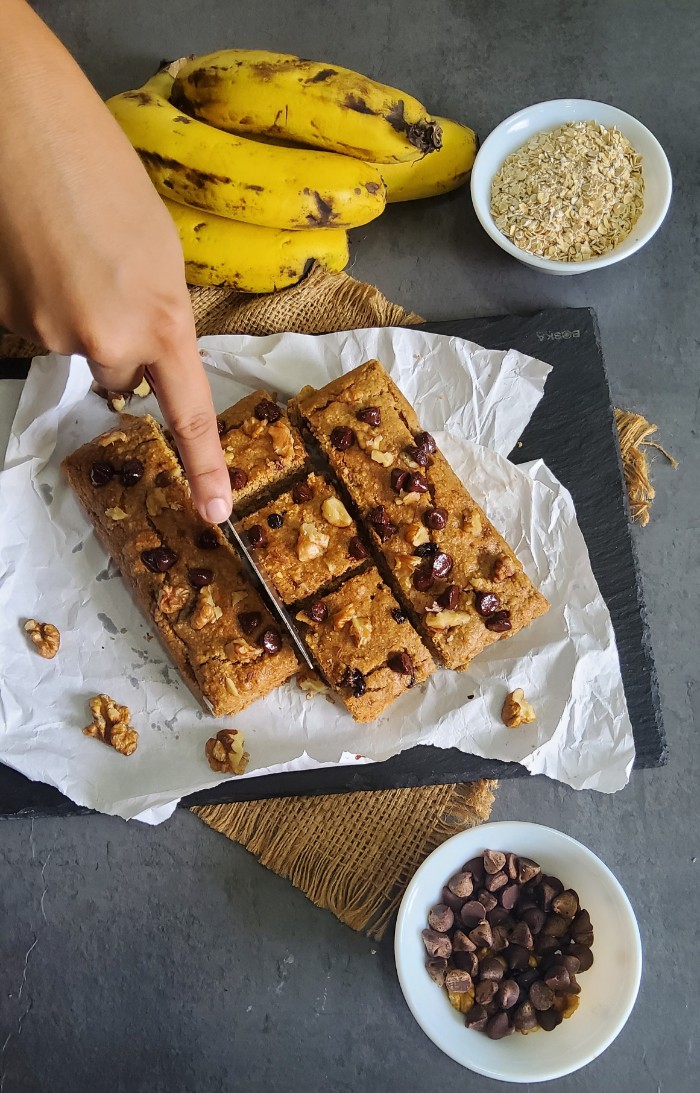 Air fryer Banana Oats Cake (eggless)